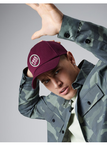 A bundle containing 100 x Authentic 5-panel Baseball Caps with FREE Logo & FREE DELIVERY included. 2