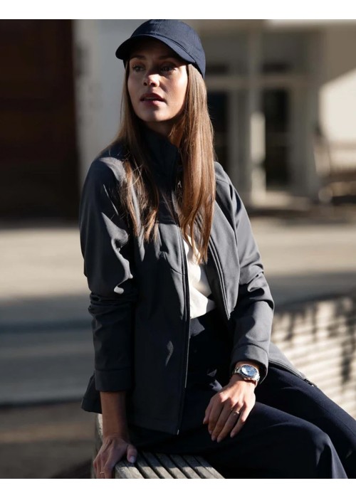 Nimbus Women’s Livingston 4-Way Stretch Softshell