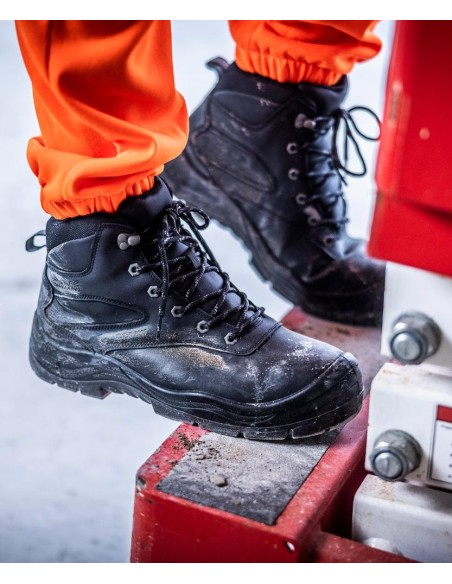 Regatta Safety Footwear Guardstone S7 waterproof hikers