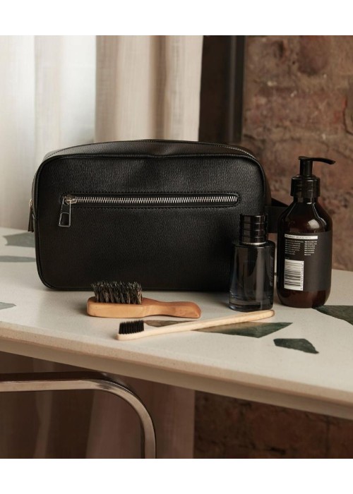 Quadra Tailored luxe PU wash bag