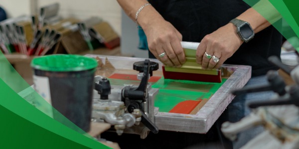 Navigate the World of Screen Printing with GoCustom Clothing